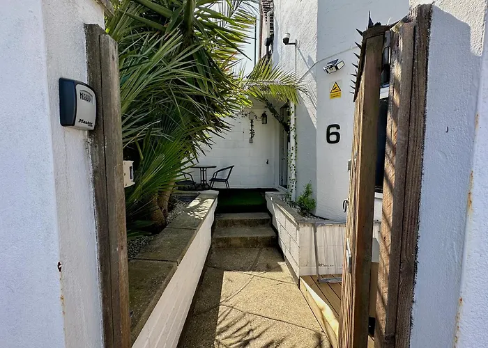 Bournemouth'S Hidden Garden Apartment